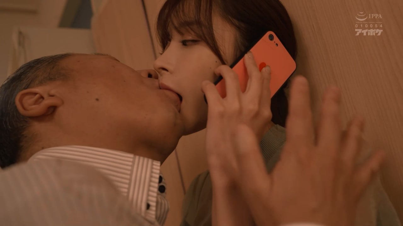 ITSR-121 【ムラムラした時に見るビデオ】容赦なく襲われて中出しされて妊娠の恐怖に怯える美少女たち 15人4時間
